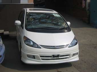 2002 Toyota Estima Wallpapers
