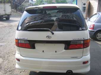 2002 Toyota Estima Pictures