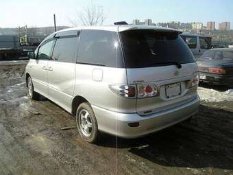 2002 Toyota Estima Pictures