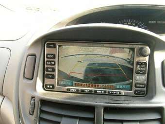 2002 Toyota Estima Pictures
