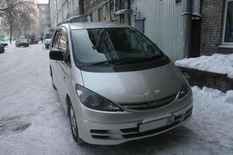 2002 Toyota Estima Images