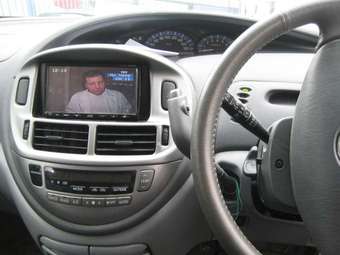 2002 Toyota Estima Pictures