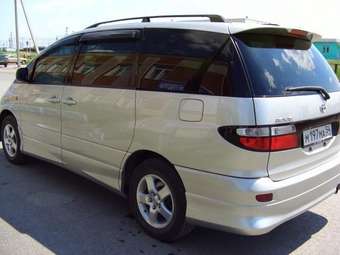 2002 Toyota Estima Photos