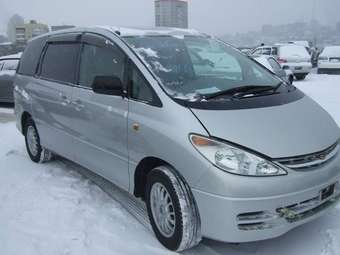 2002 Toyota Estima Pictures