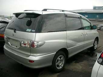 2002 Toyota Estima Pics