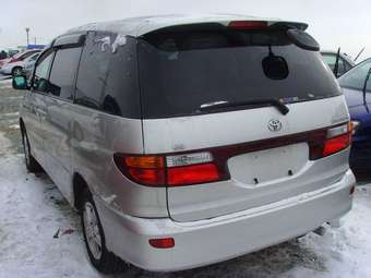 2002 Toyota Estima Pictures