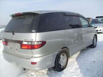 2002 Toyota Estima Pictures