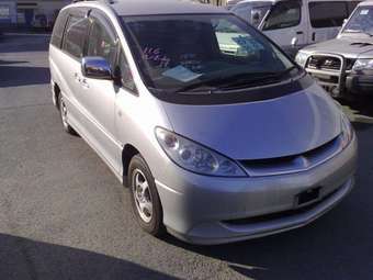 2002 Toyota Estima Pictures