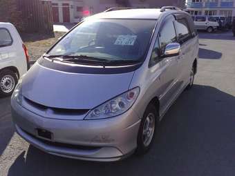 2002 Toyota Estima Photos