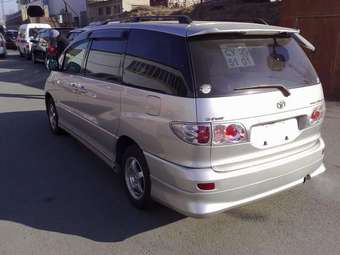 2002 Toyota Estima Photos