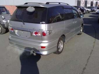 2002 Toyota Estima Pictures