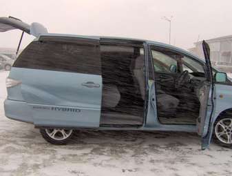 2002 Toyota Estima Pics