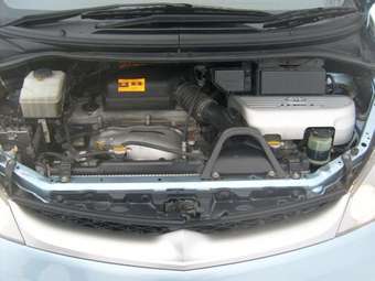 2002 Toyota Estima Pictures