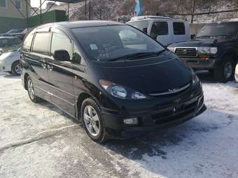 2002 Toyota Estima Photos