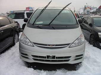 2002 Toyota Estima Photos