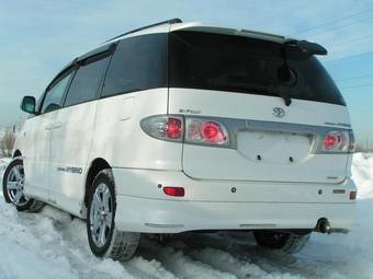 2002 Toyota Estima Pics