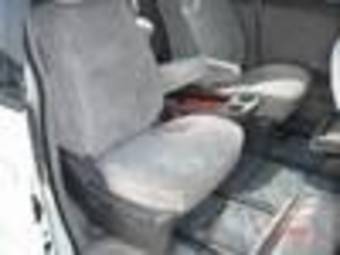2002 Toyota Estima Pictures