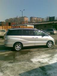 2002 Toyota Estima Pics