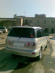 2002 Toyota Estima Pictures