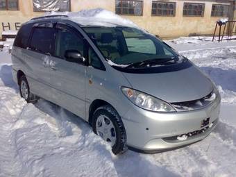 2002 Toyota Estima Photos