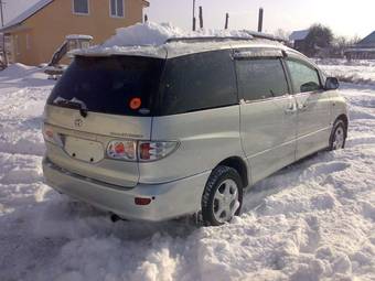 2002 Toyota Estima Photos