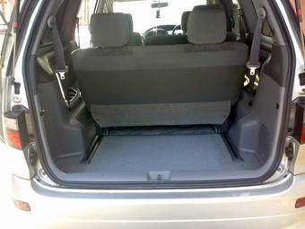 2002 Toyota Estima Pics