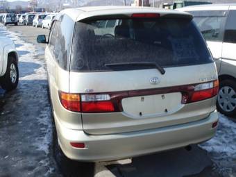 2002 Toyota Estima Photos