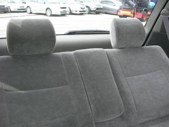 2002 Toyota Estima Pictures