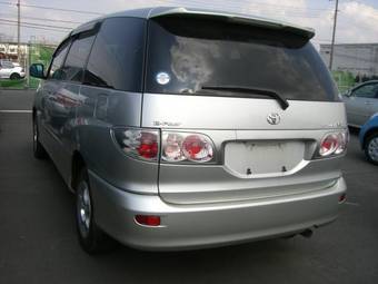 2002 Toyota Estima Wallpapers