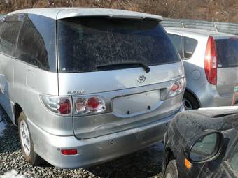 2002 Toyota Estima Pictures