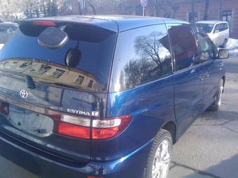 2002 Toyota Estima Photos