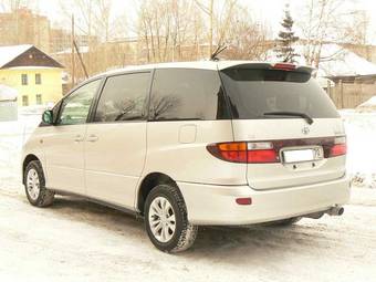 2002 Toyota Estima Pictures