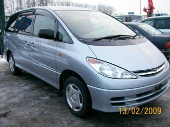 2002 Toyota Estima Photos