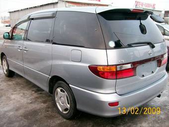 2002 Toyota Estima Pictures