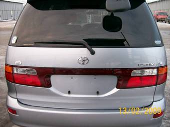 2002 Toyota Estima Pictures