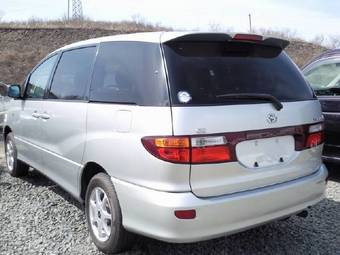 2002 Toyota Estima Pictures