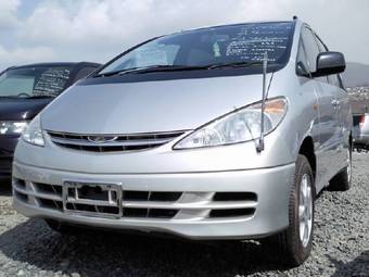 2002 Toyota Estima Photos