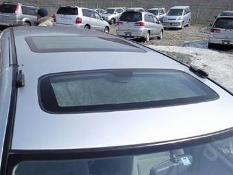 2002 Toyota Estima Photos