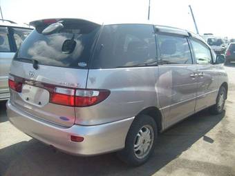2002 Toyota Estima Photos