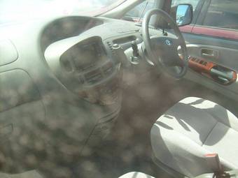 2002 Toyota Estima Photos