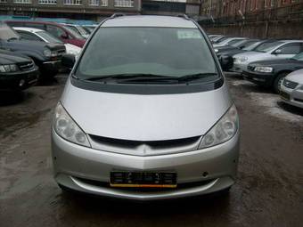 2002 Toyota Estima Photos