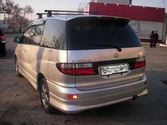 2002 Toyota Estima Pictures