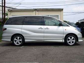 2002 Toyota Estima Photos