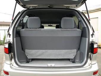 2002 Toyota Estima Pictures