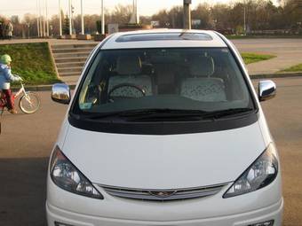 2002 Toyota Estima Pictures