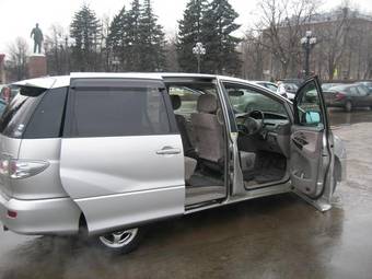 2002 Toyota Estima Photos