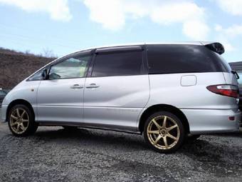 2002 Toyota Estima Pictures