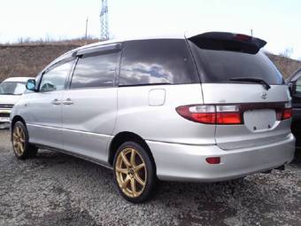 2002 Toyota Estima Pictures