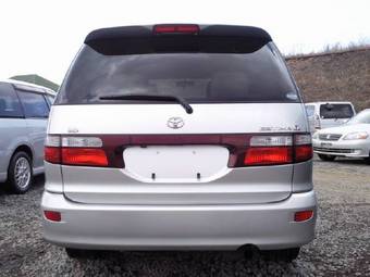 2002 Toyota Estima Pictures