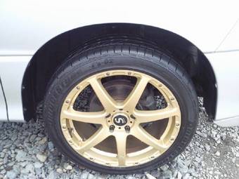 2002 Toyota Estima Photos